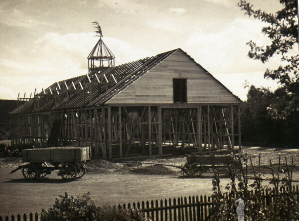 Bild vergr&ouml;&szlig;ern: Bau Scheune 1929